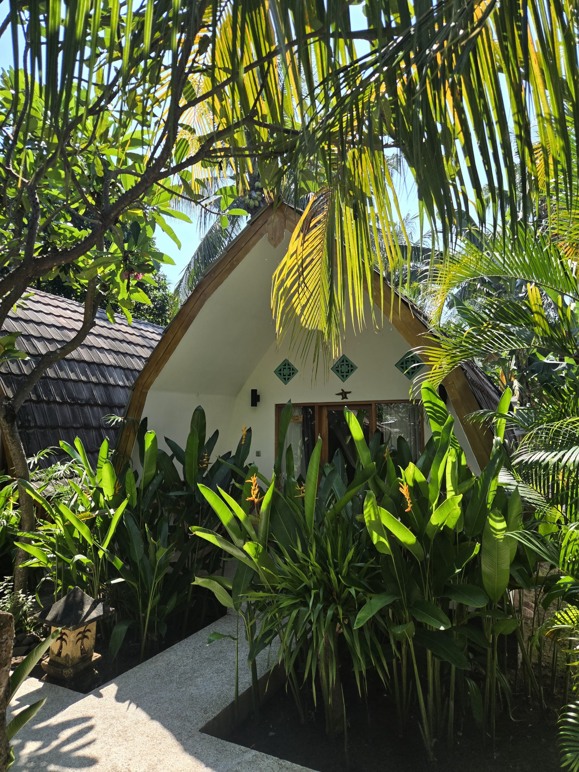 Hotels & Resorts in Gili Air photo 4