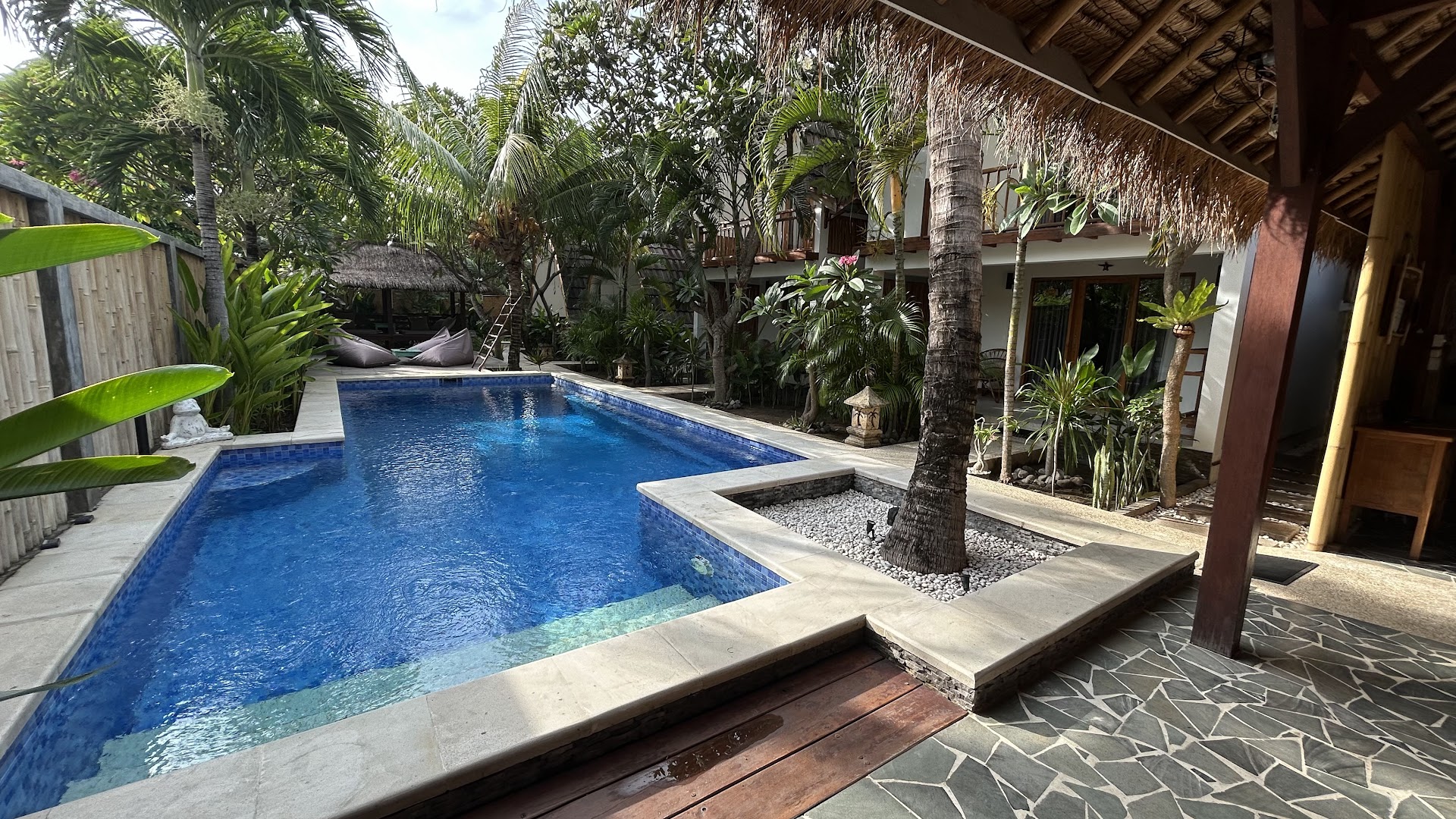 Hotels & Resorts in Gili Air photo 5