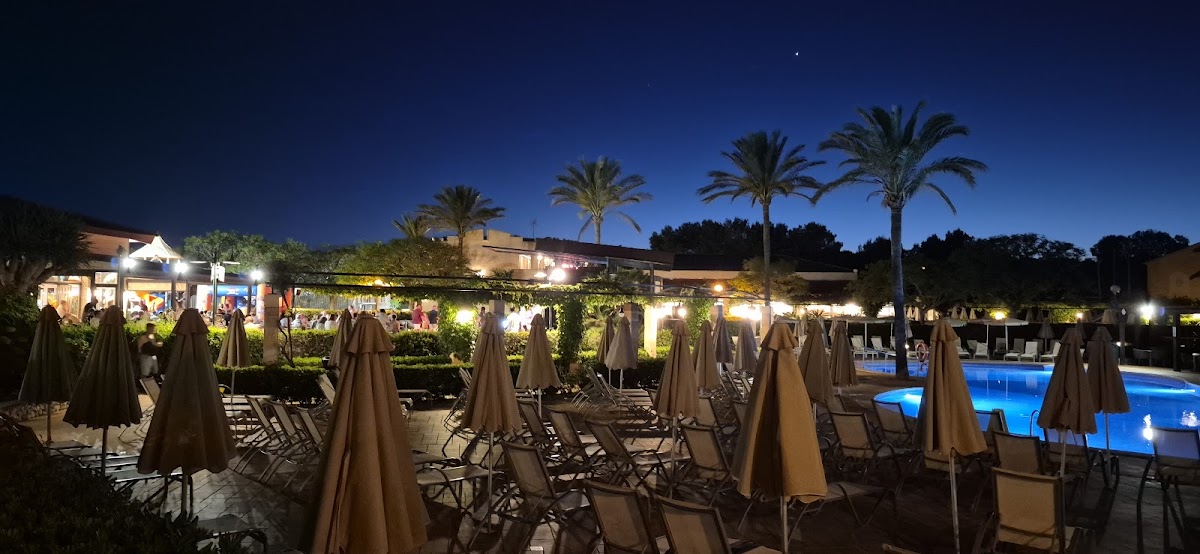 Beach Club & Bali Beds in Cala Blanca photo 2