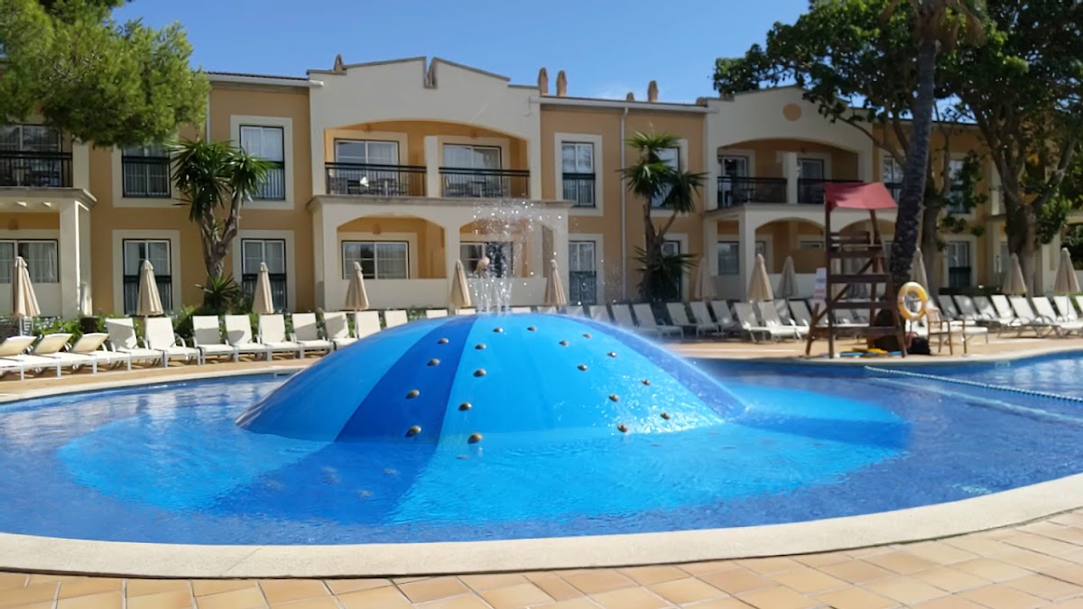 Beach Club & Bali Beds in Cala Blanca photo 5