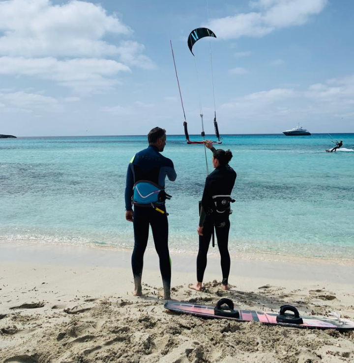 Kitesurfing in Cala Llenya photo 3