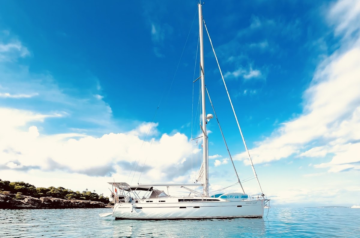 Sailing Charter "Navegando Sin Rumbo"