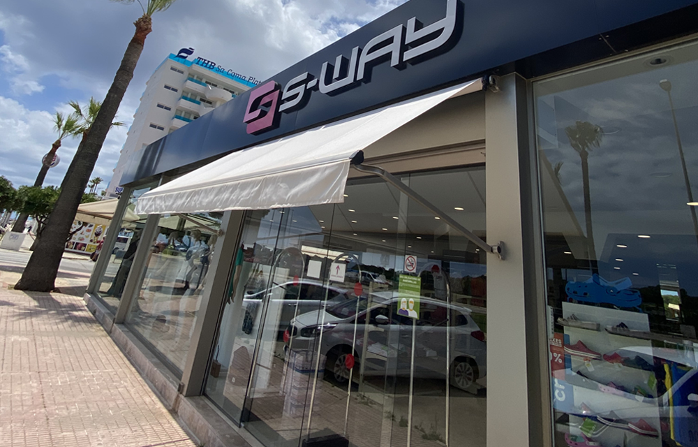 Windsurfing in Sa Coma
