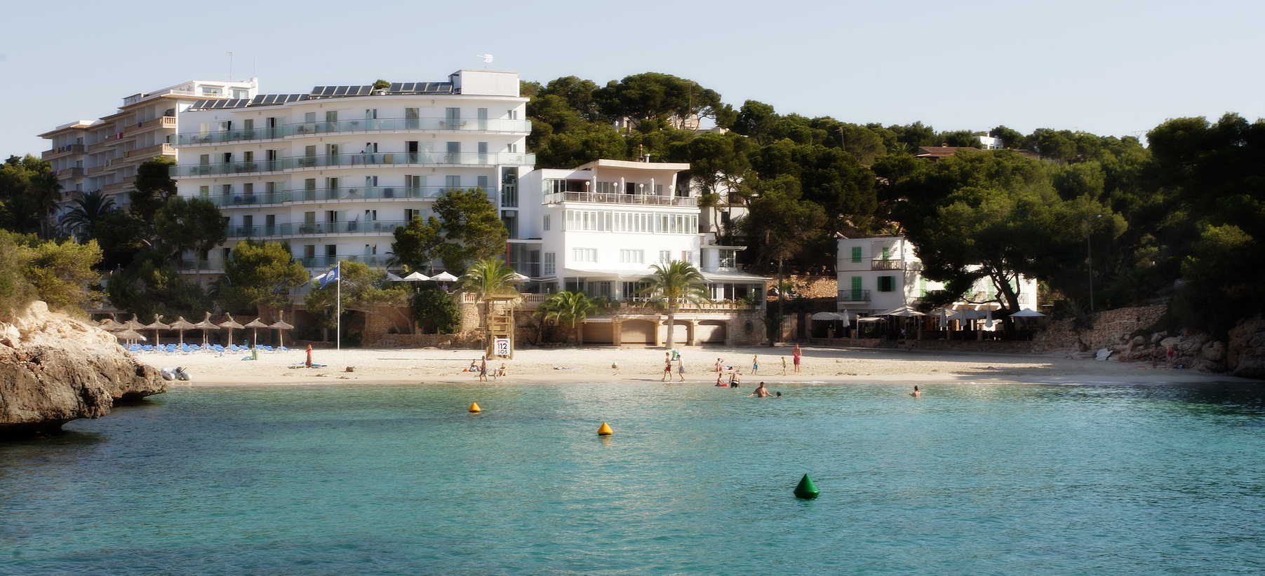 Beach Club & Bali Beds in Cala Santanyí