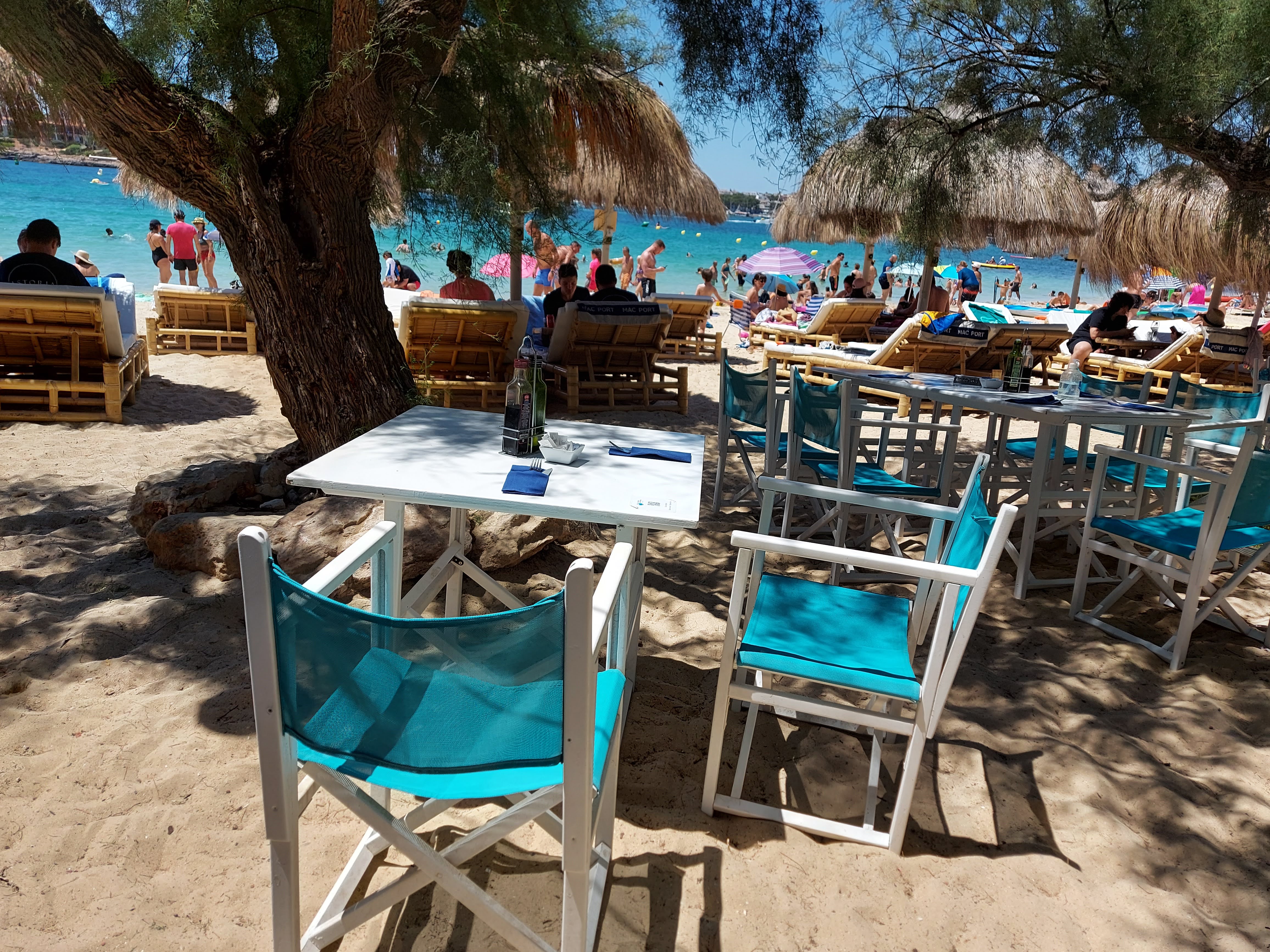 Beach Club & Bali Beds in Portocolom