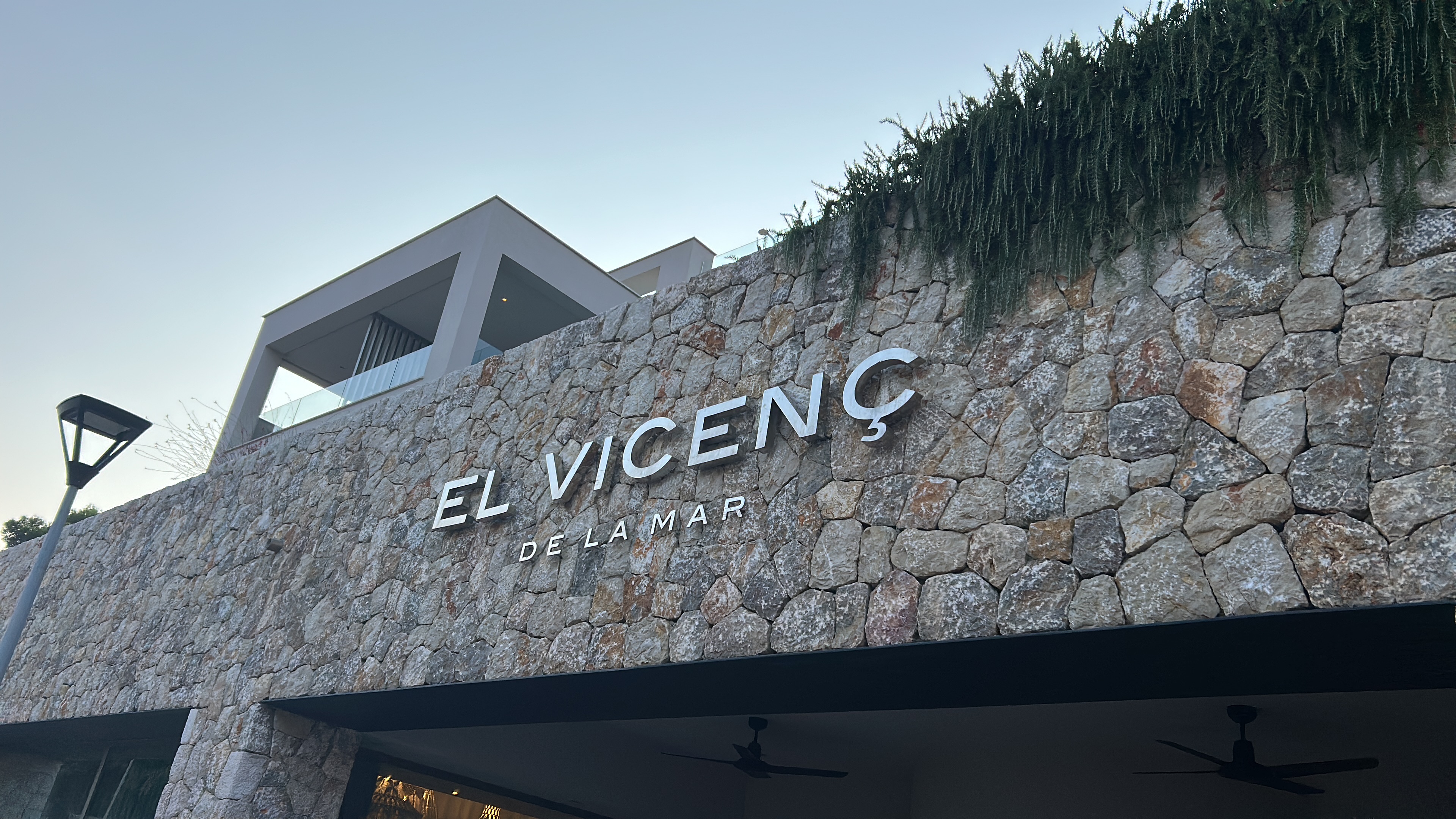 U Vicenç - Rooftop Restaurant - Only adults +12