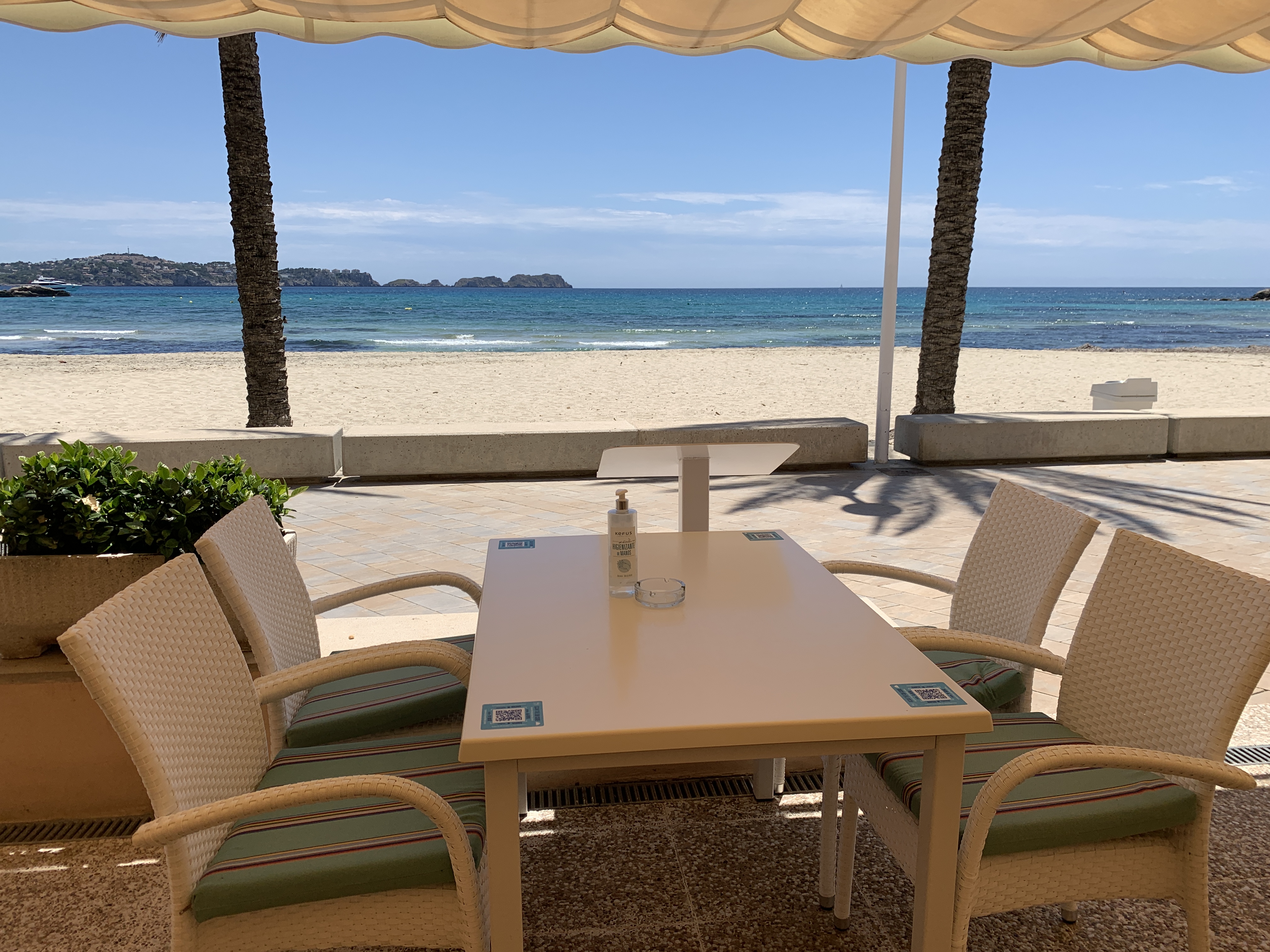 Beach Club & Bali Beds in Paguera