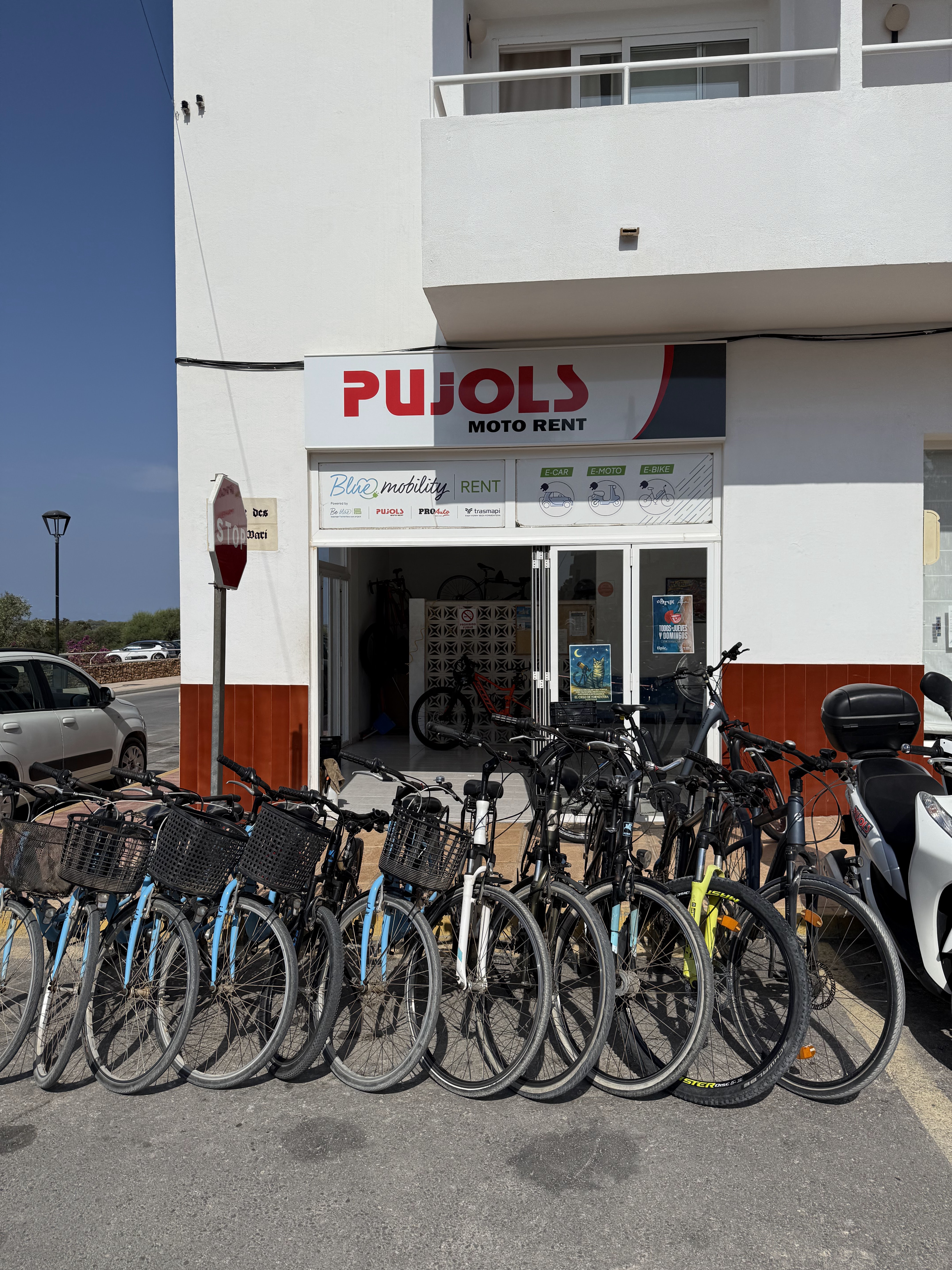 Moto rent PUJOLS (C.Fonoll Marí) Es Pujols Formentera