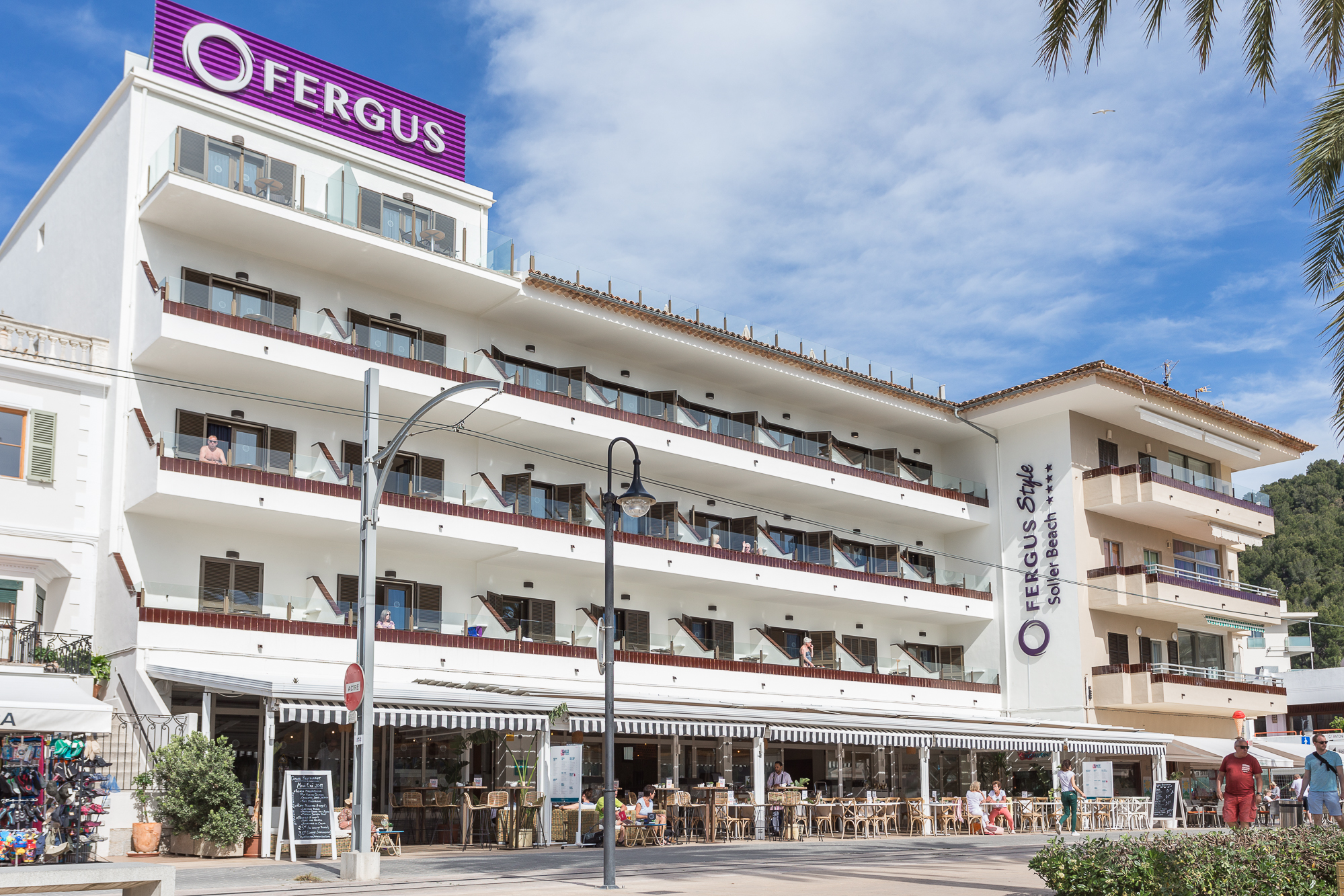 Beach Club & Bali Beds in Port de Sóller