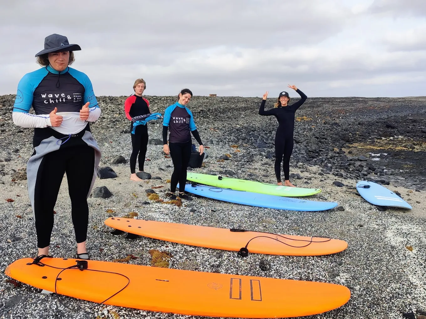 WAVE & CHILL House and Surfschool | Surfcamp | Daily surf lessons El cotillo