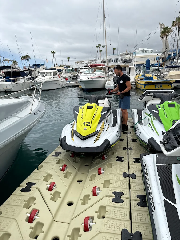 Canary Jet Ski - Alquiler de Motos de Agua en Puerto Colón Tenerife