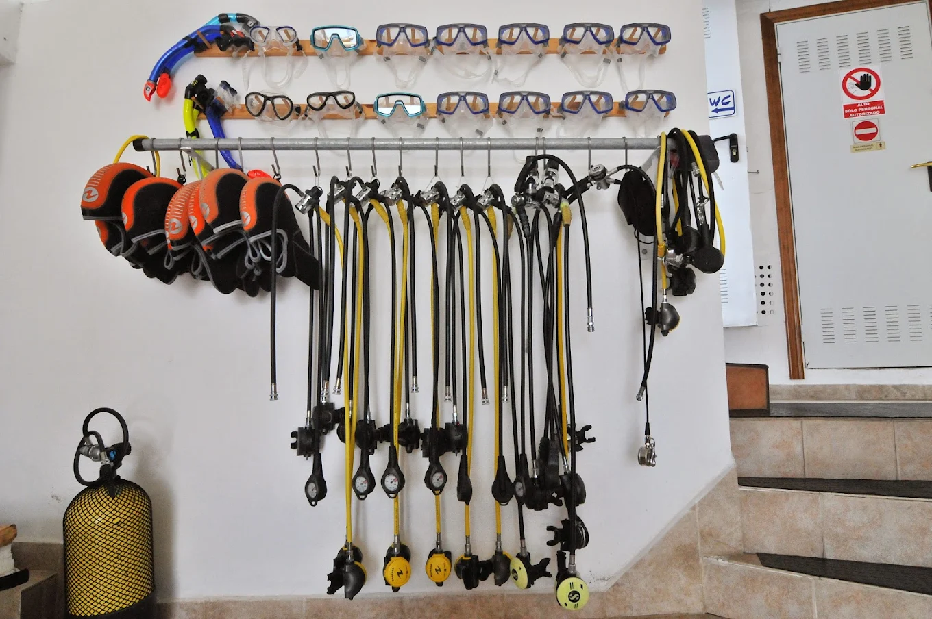 Aqua Diving Adventures powered by Extra Divers