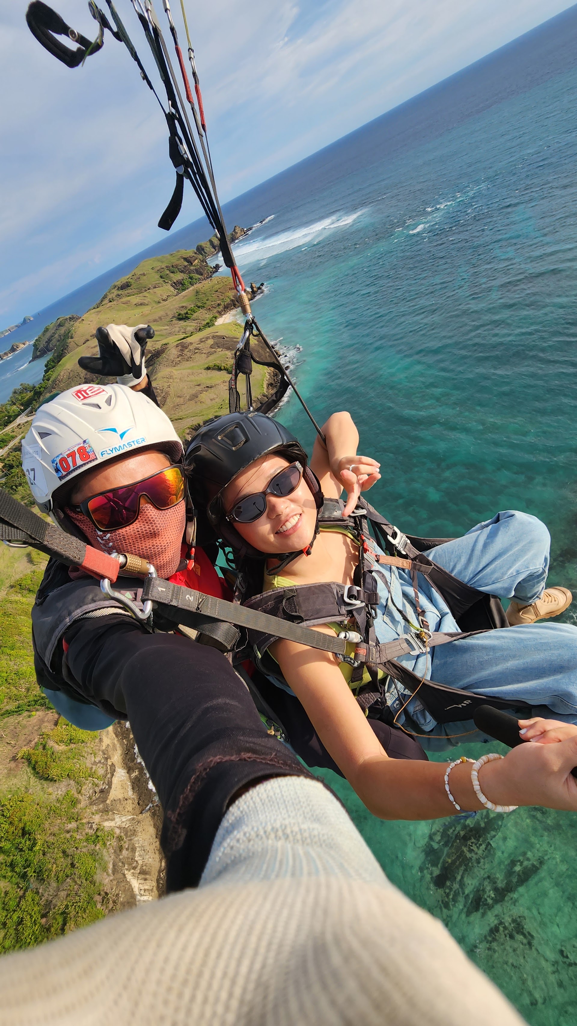 Paragliding in gili meno photo 4