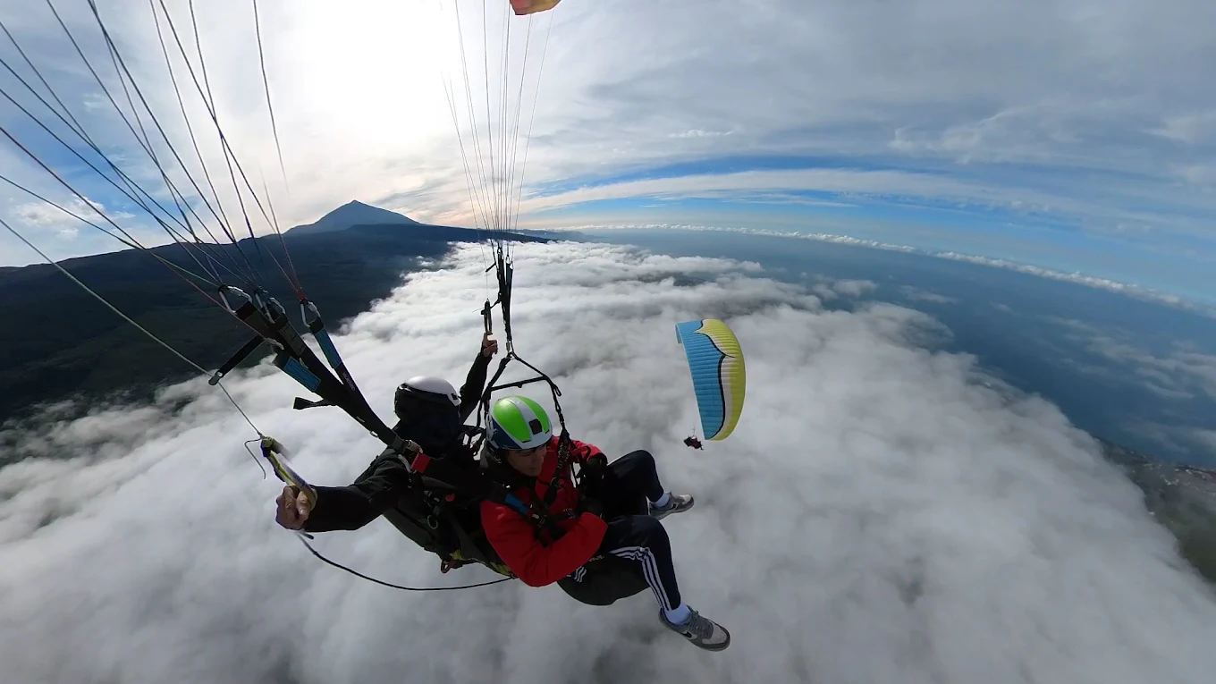 Paragliding in La Laguna photo 2