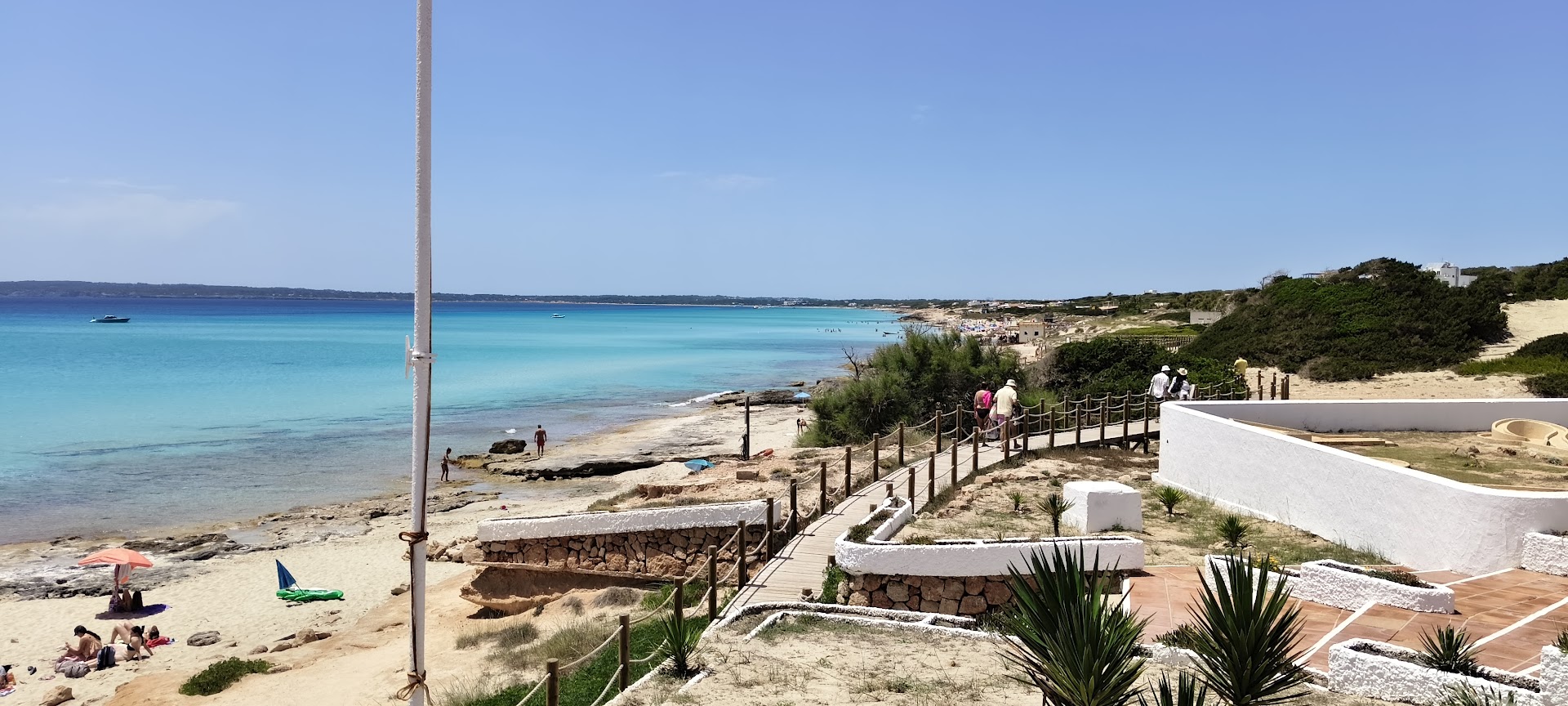 Beach Club & Bali Beds in El Pilar de la Mola photo 2