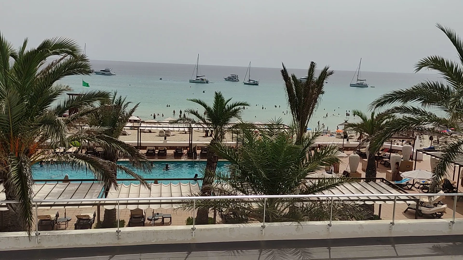 Beach Club & Bali Beds in El Pilar de la Mola photo 5