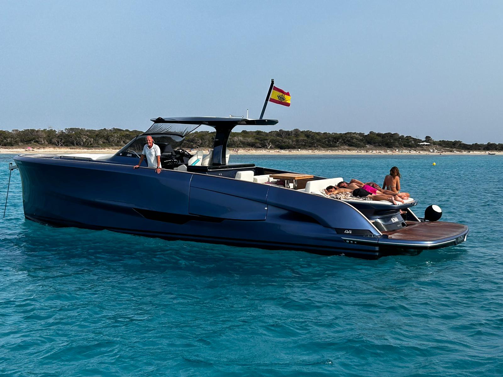 Whale Watching in Cala Llenya photo 5