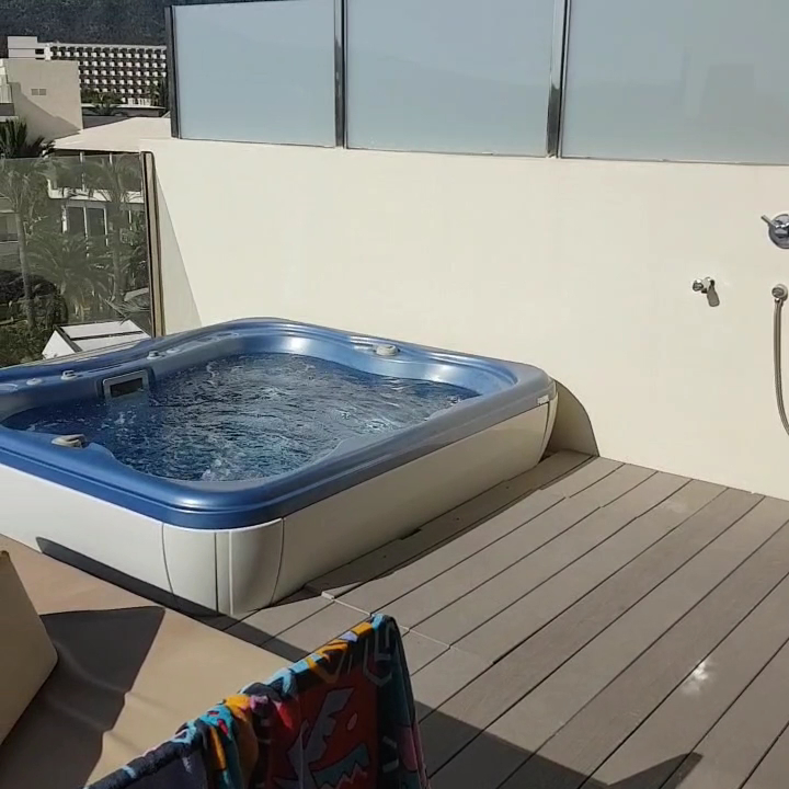 Beach Club & Bali Beds in Portals Nous photo 3