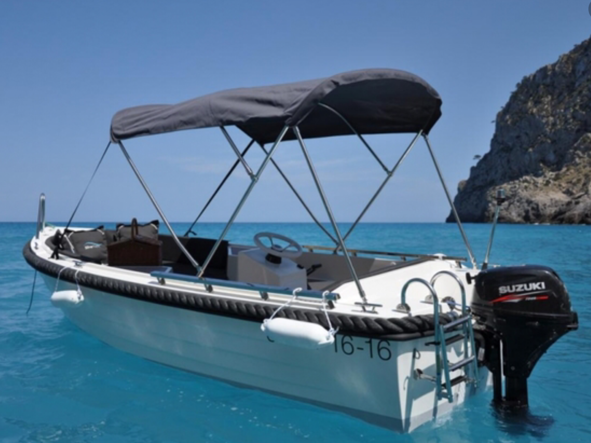 Wakeboarding in Cala Ratjada photo 3