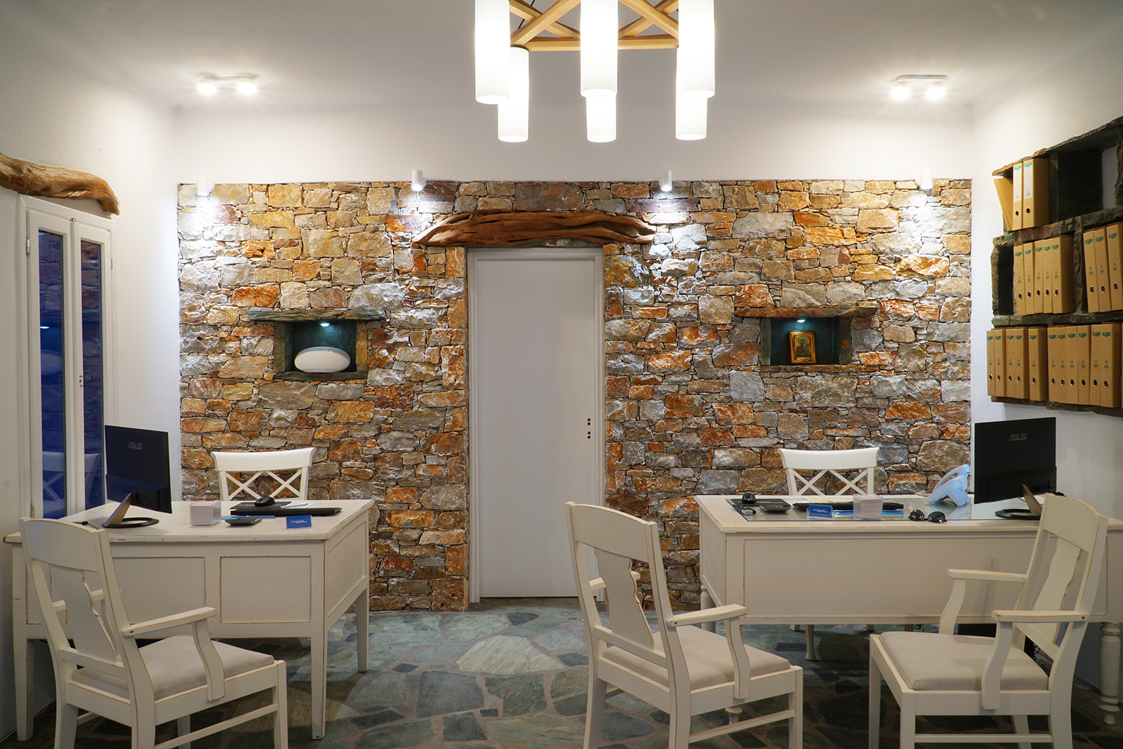 Car Rental in folegandros photo 5