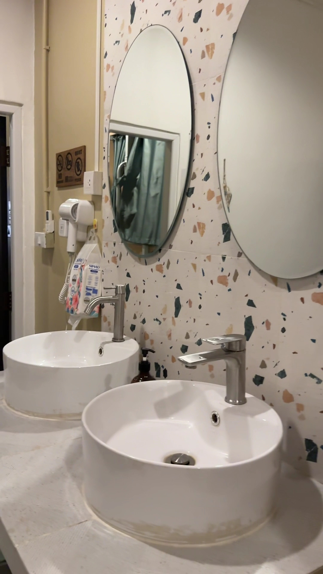 Hostels in phuket photo 3