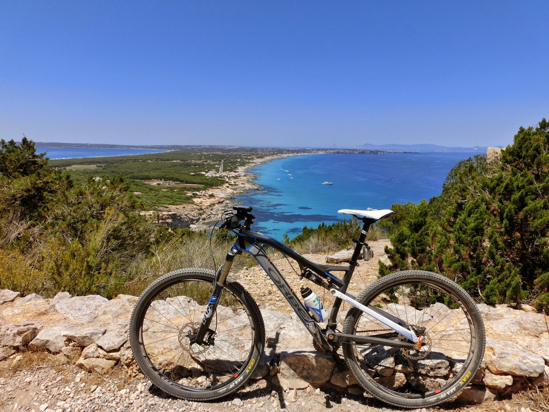 Mountain Bike Rental in Santa Eulària photo 1