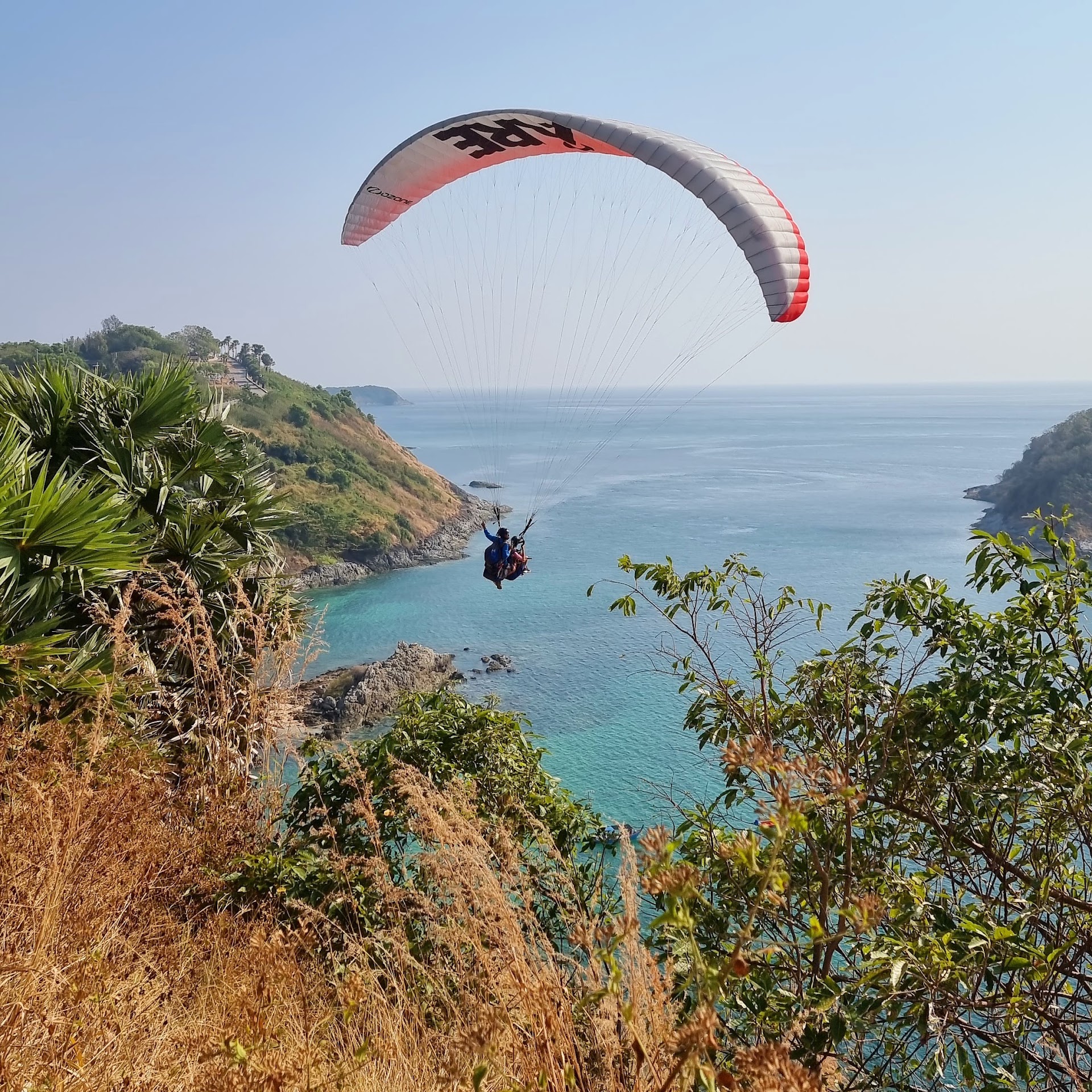 Paragliding in Phi Phi Don photo 2