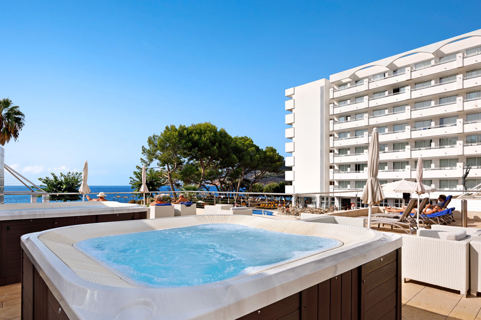 Champagne Cruises in Camp de Mar photo 1