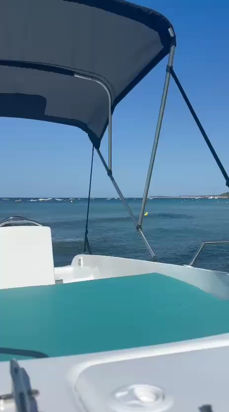 Flyboarding in Cala Mitjana photo 2