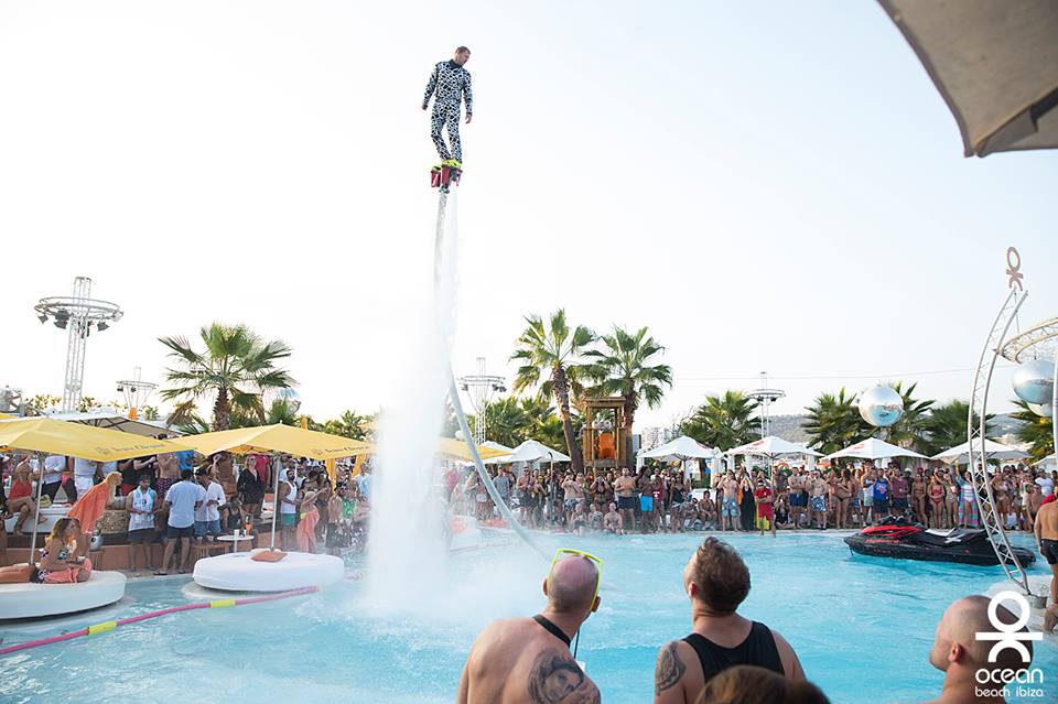 Flyboarding in Cala Llonga photo 2