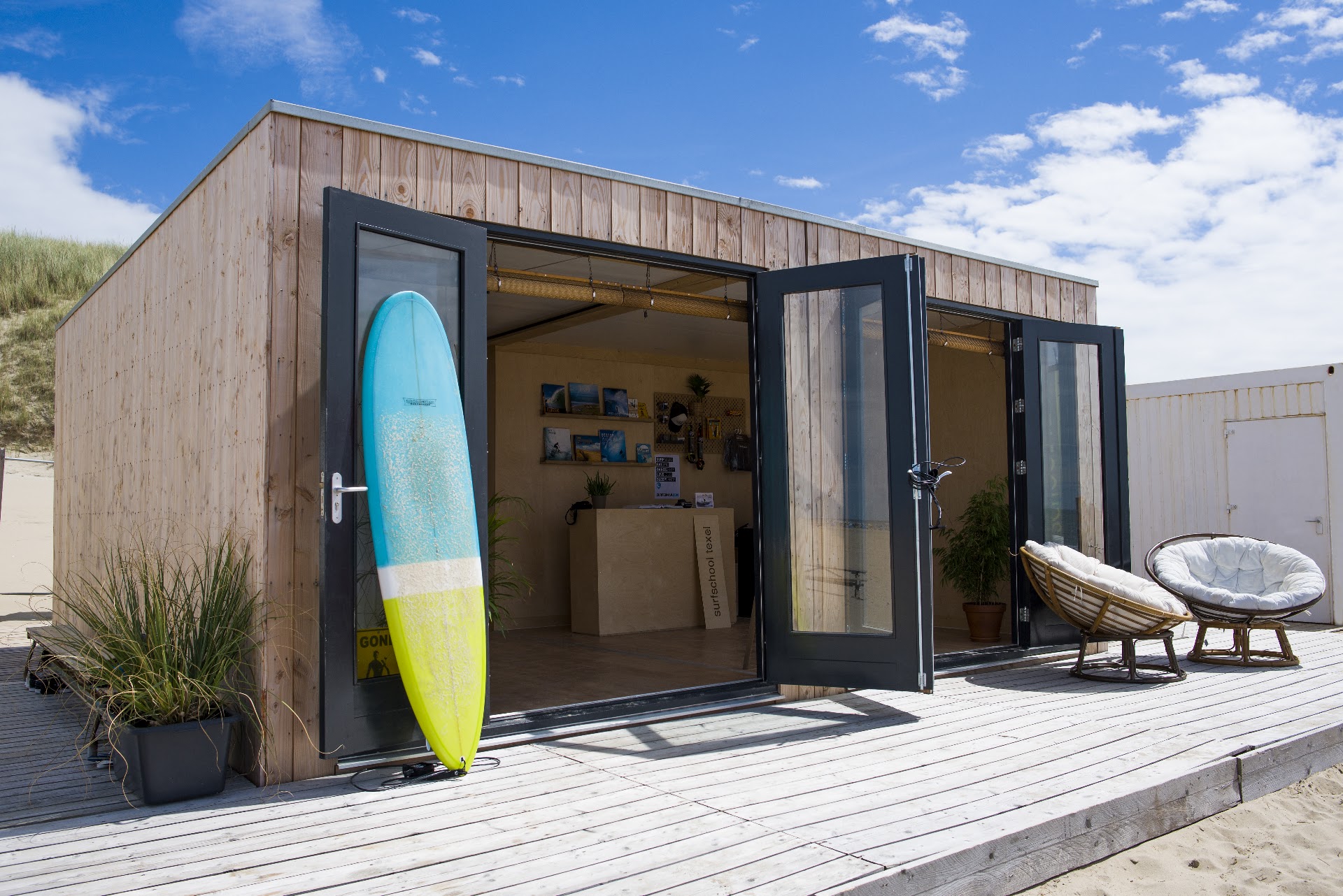 Surf Lessons in Den Burg photo 1