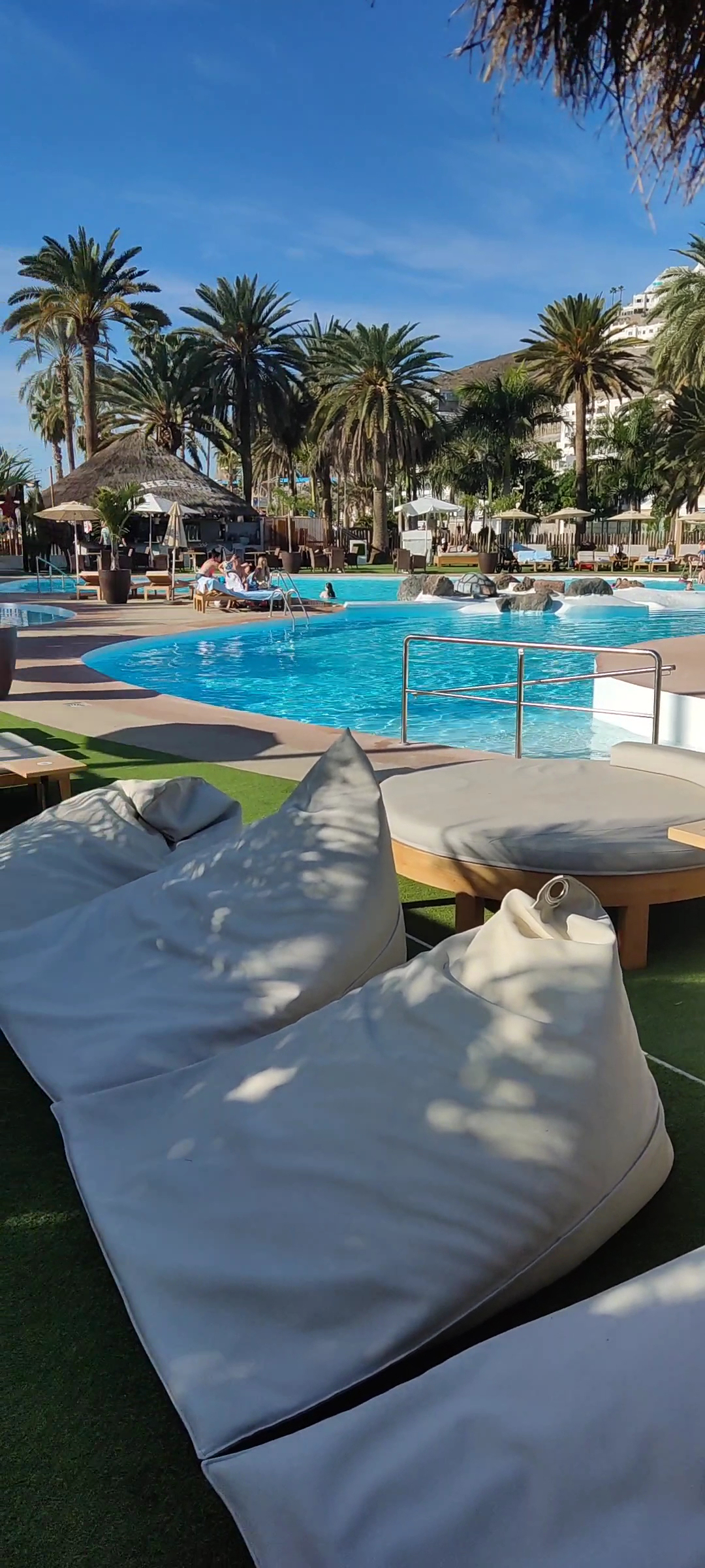 Beach Club & Bali Beds in Las Palmas photo 4