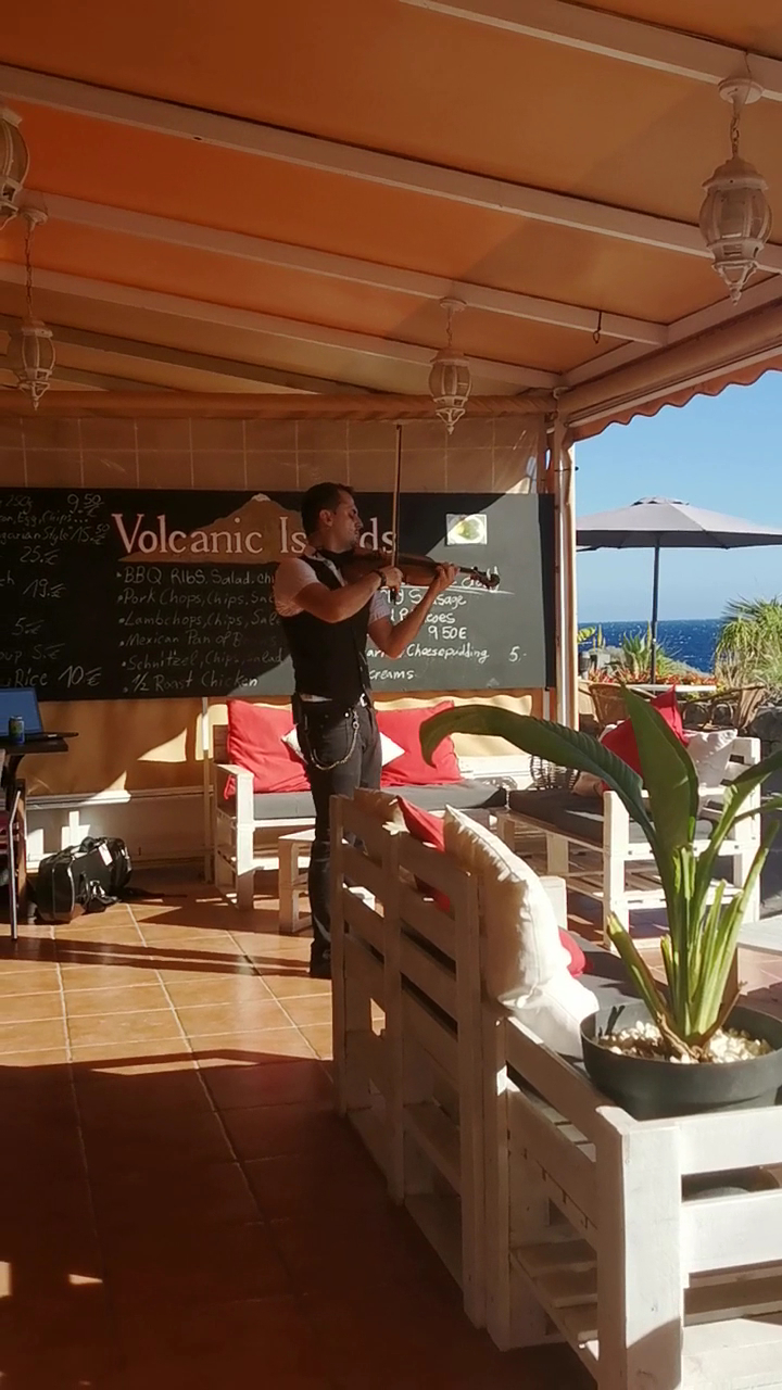 Cocktail Masterclass in Vulcano photo 4