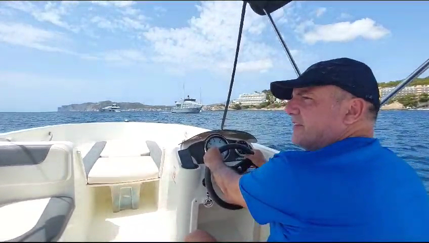 Whale Watching in Camp de Mar photo 4