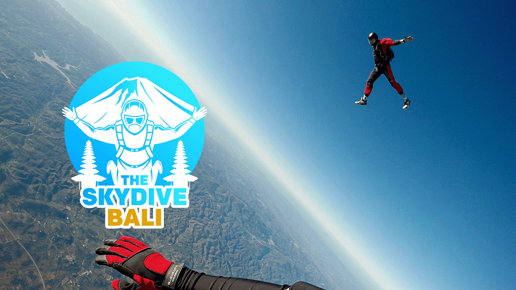Skydiving in center photo 1