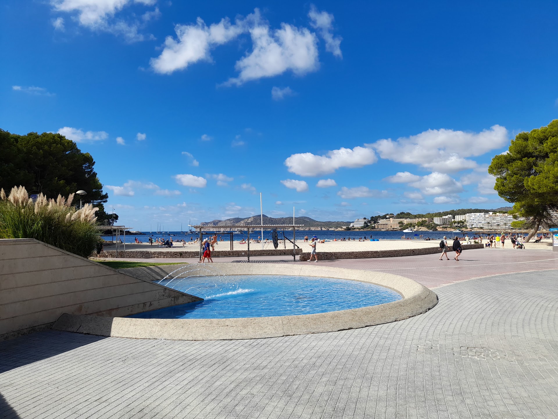 Beach Club & Bali Beds in Santa Ponsa photo 4