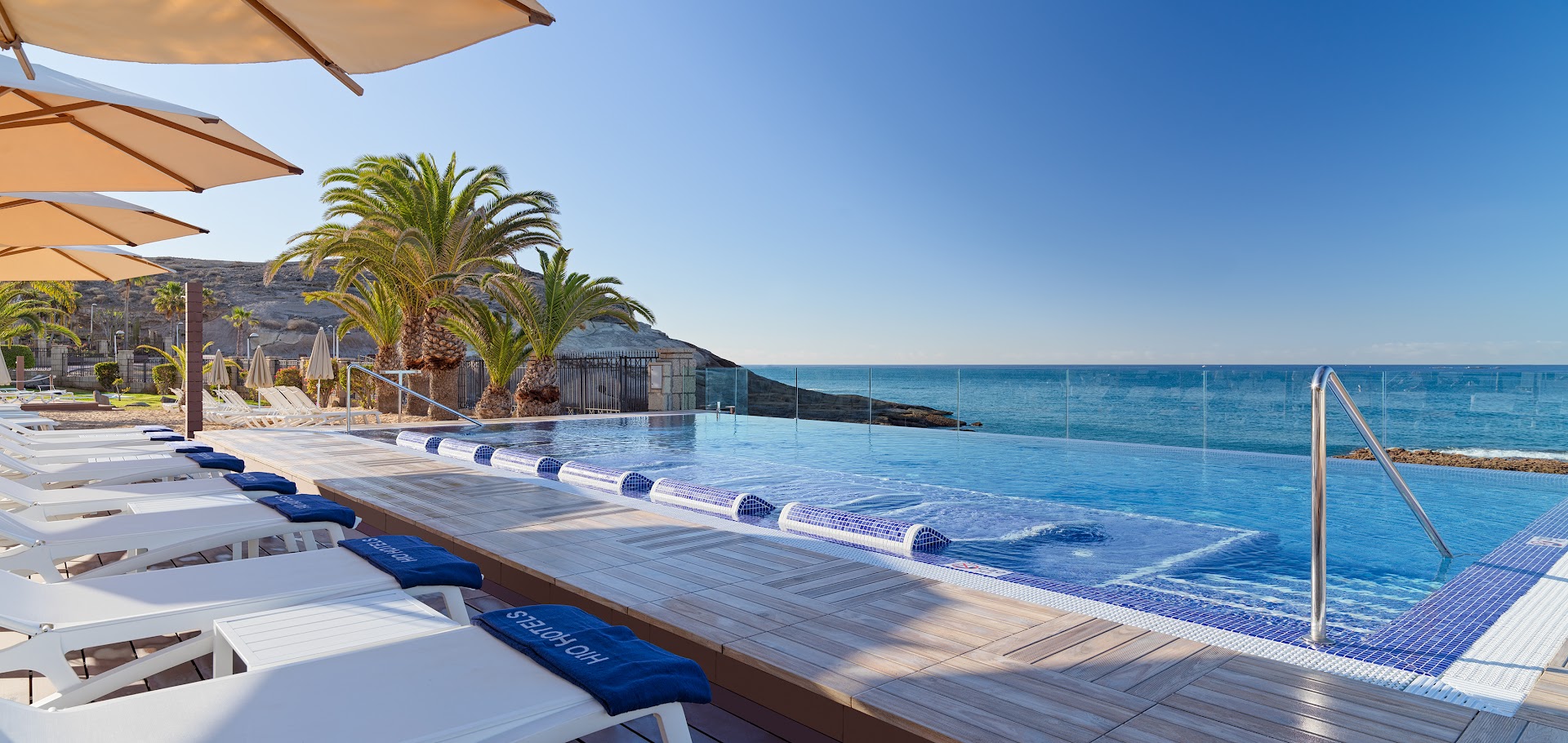 Beach Club & Bali Beds in Playa de las Américas photo 1
