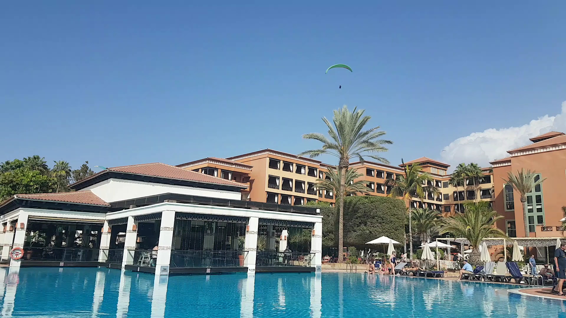 Beach Club & Bali Beds in Playa de las Américas photo 3