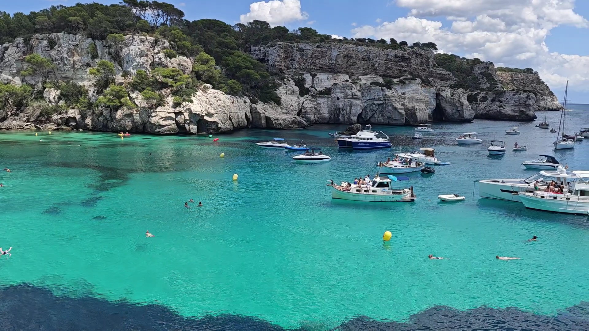 Beach Club & Bali Beds in Cala Macarella photo 3