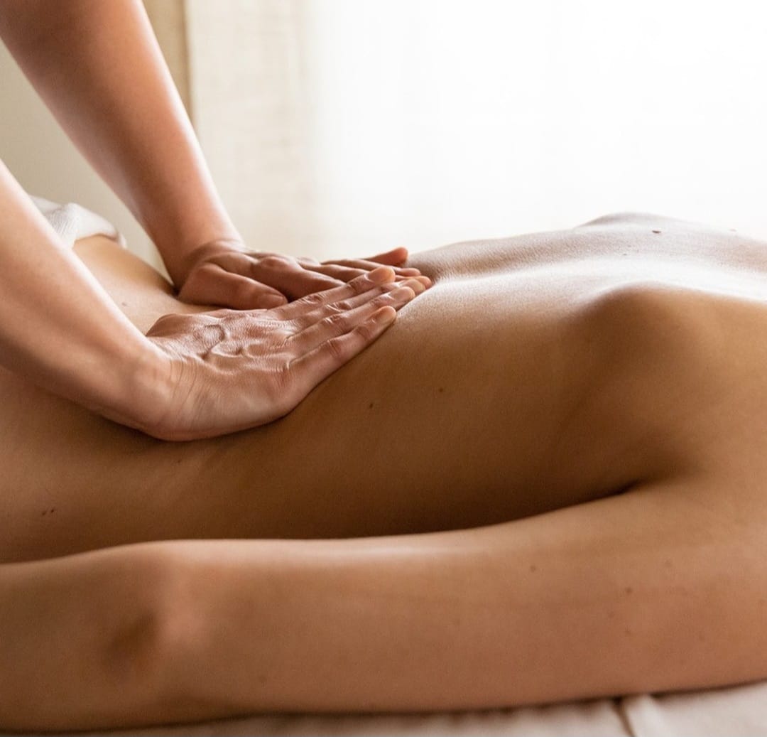 Massage - Amanda Faria