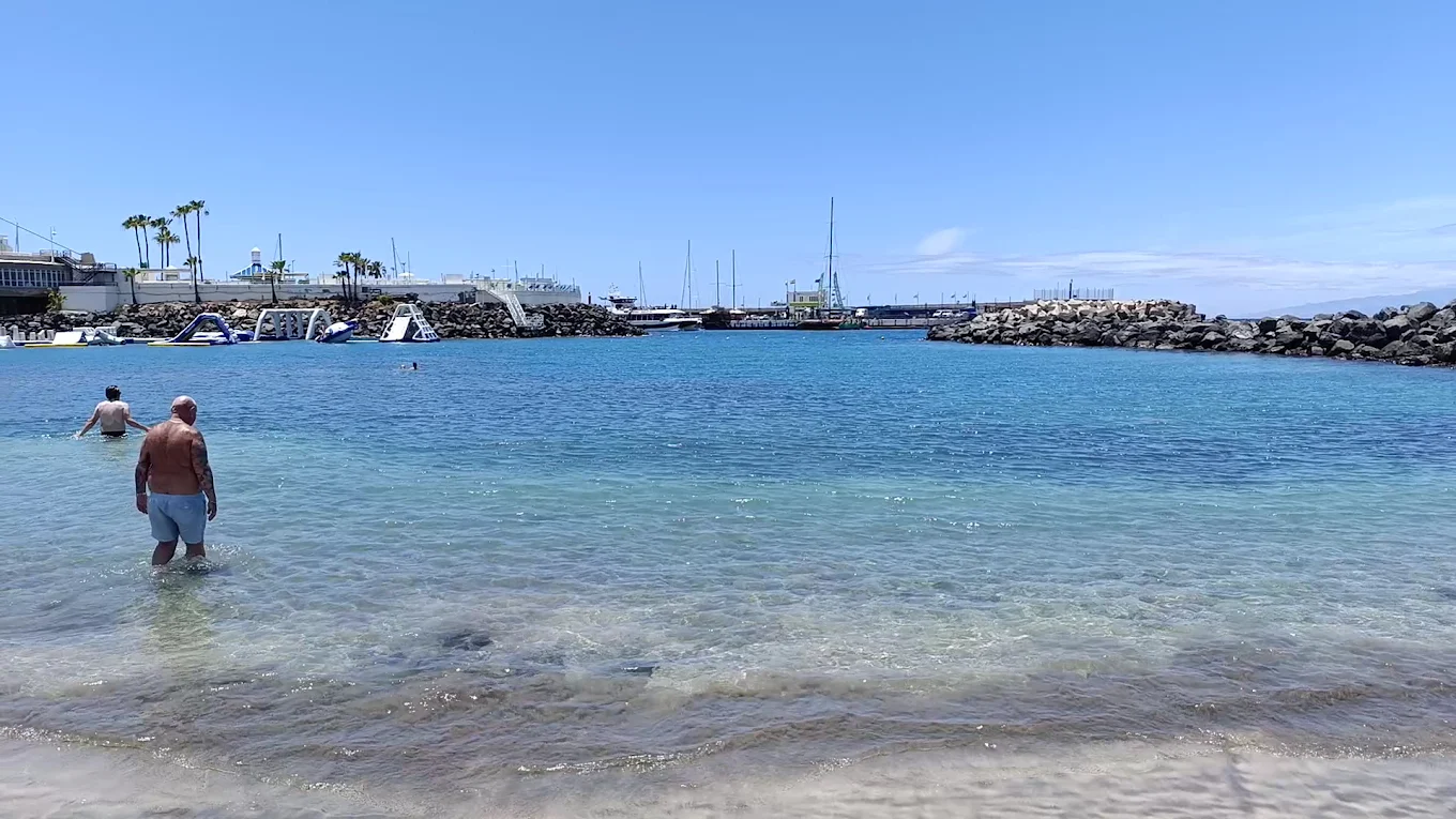 Kaluna Beach Club