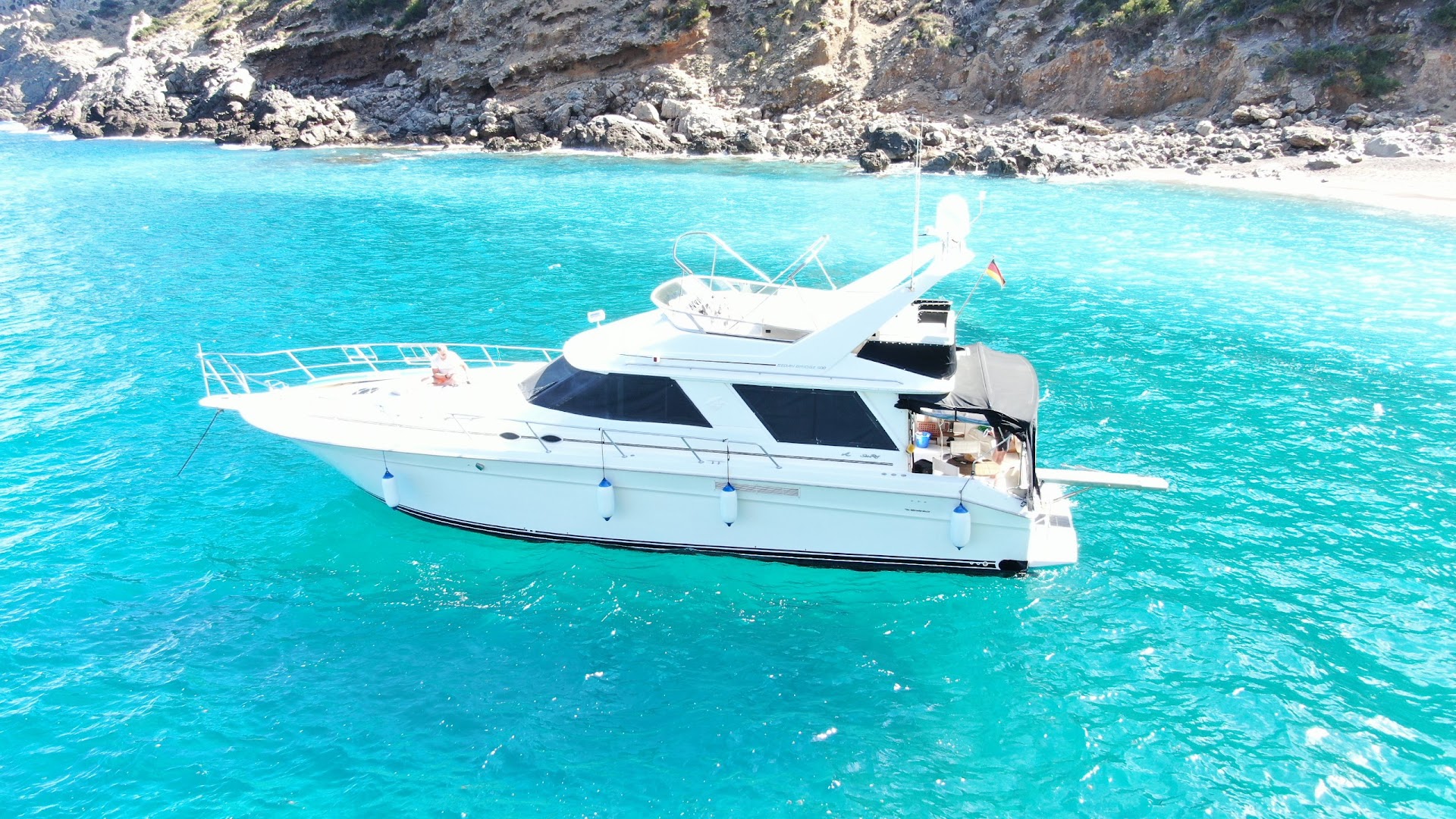 First Class Yacht Charter