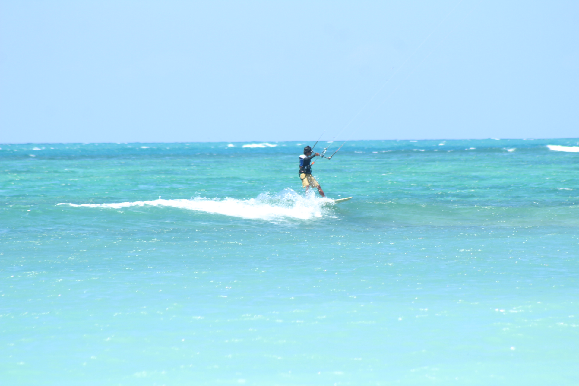 Kitesurfing in gili meno photo 5