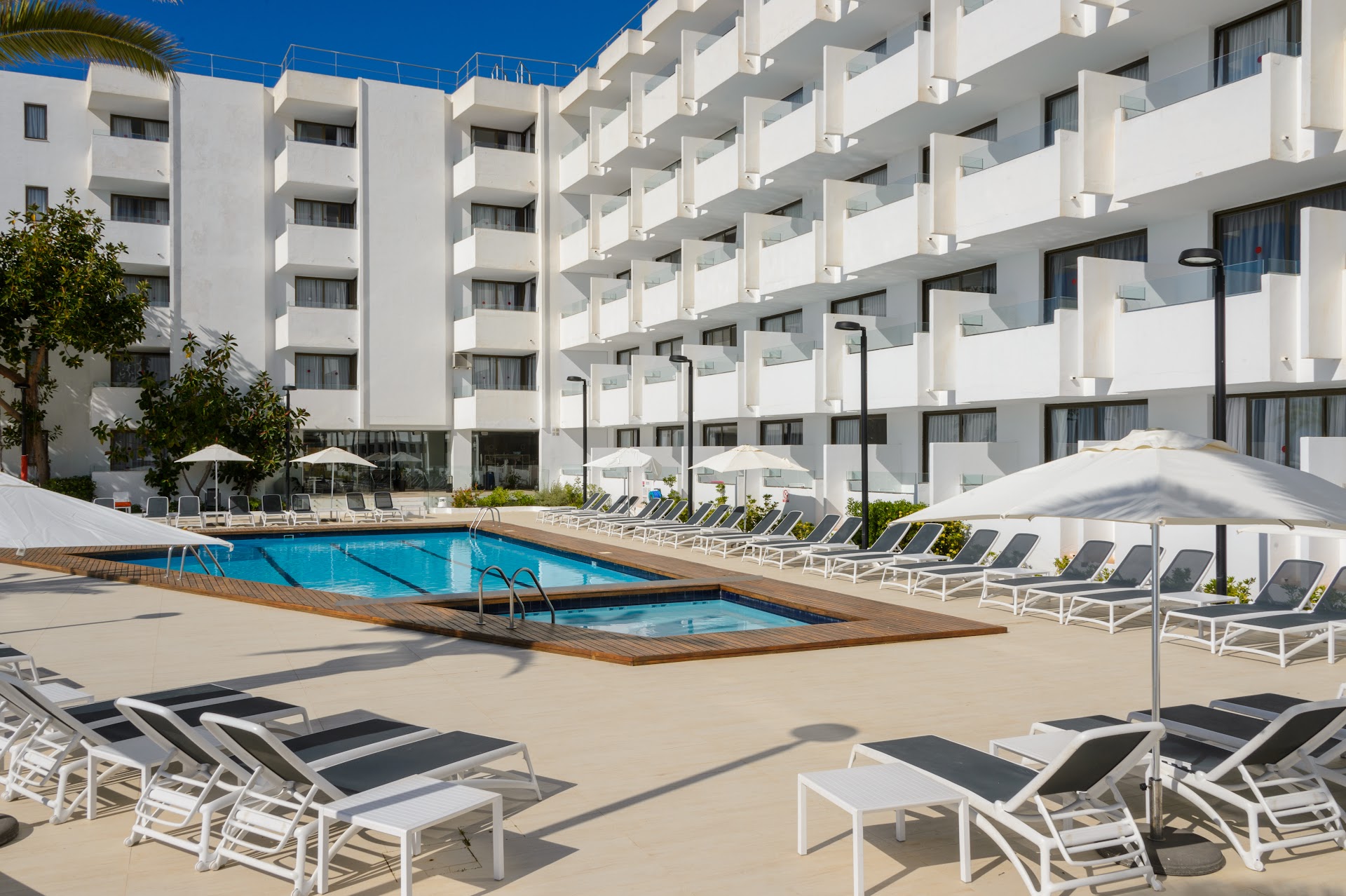 Beach Club & Bali Beds in Playa d'en Bossa photo 2
