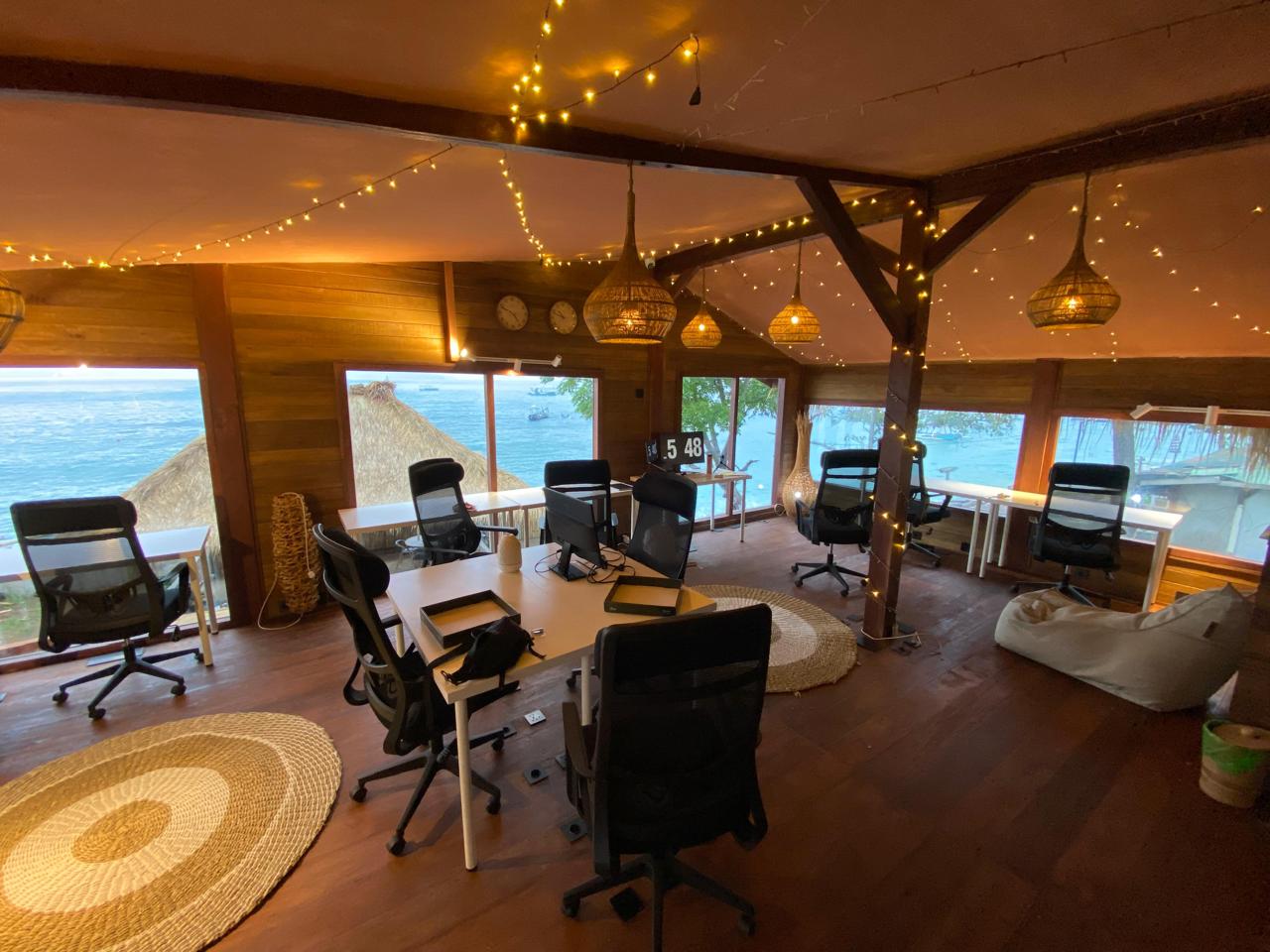 Coworking Spaces in gili meno photo 5