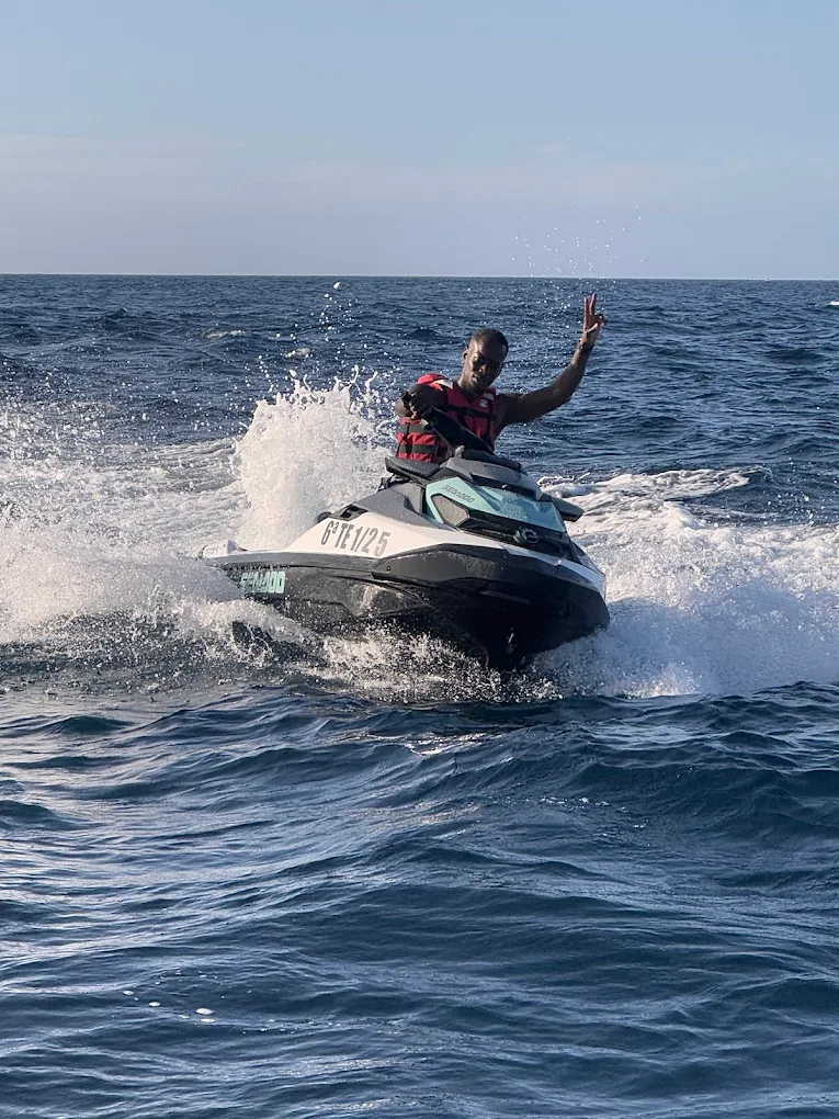 Flyboarding in Los Cristianos photo 2