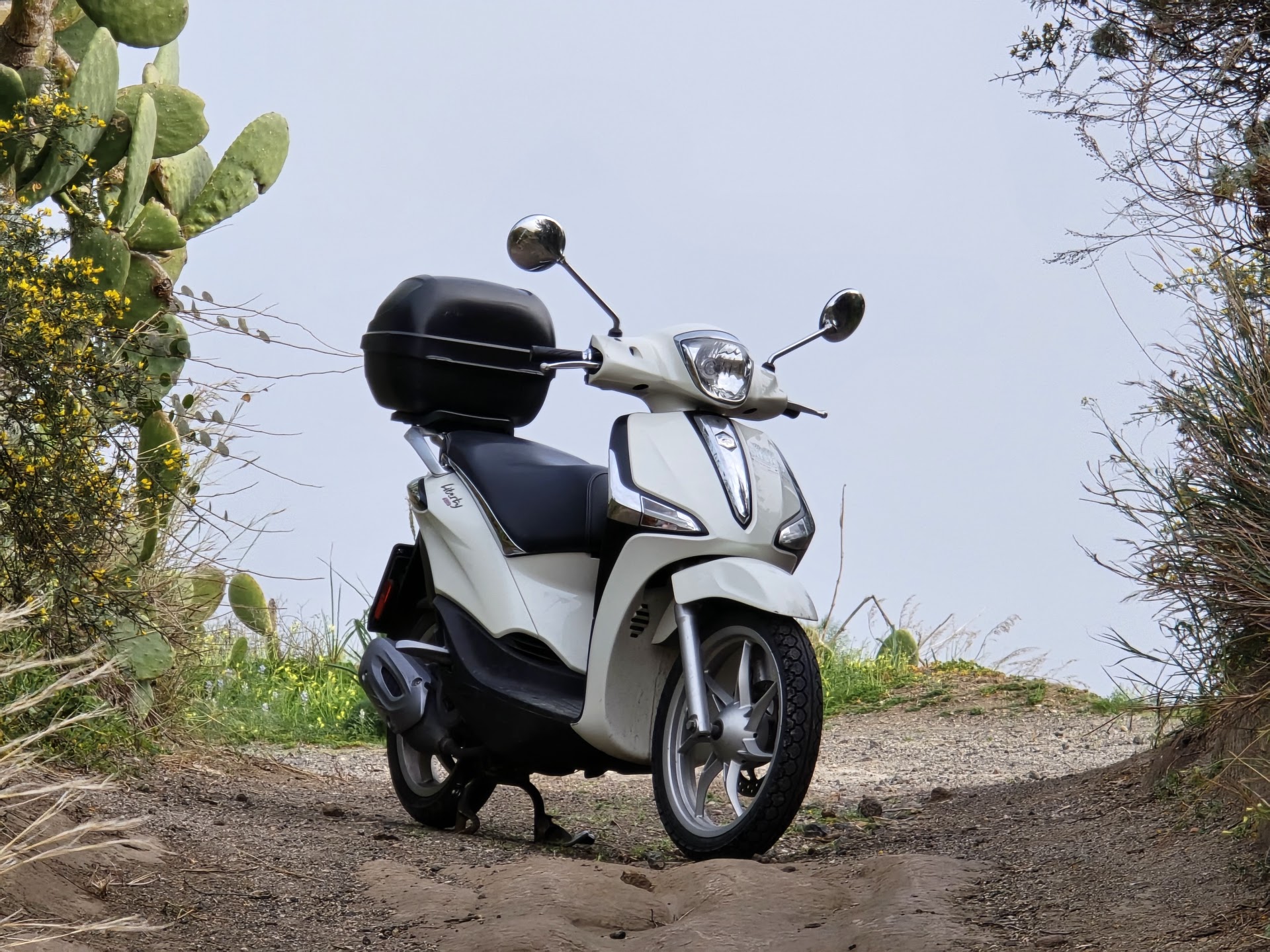 Motorbike Rental in Lipari photo 5