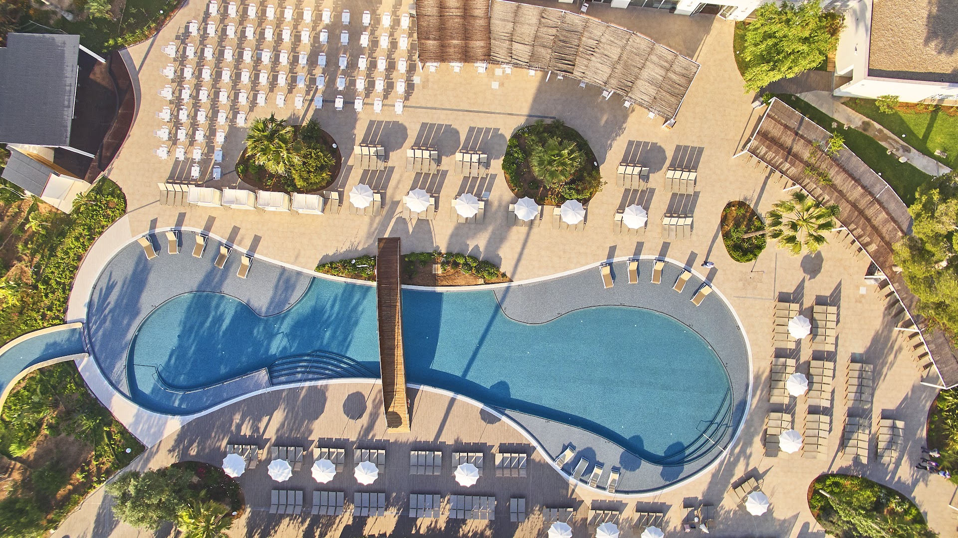 Beach Club & Bali Beds in Can Picafort photo 3