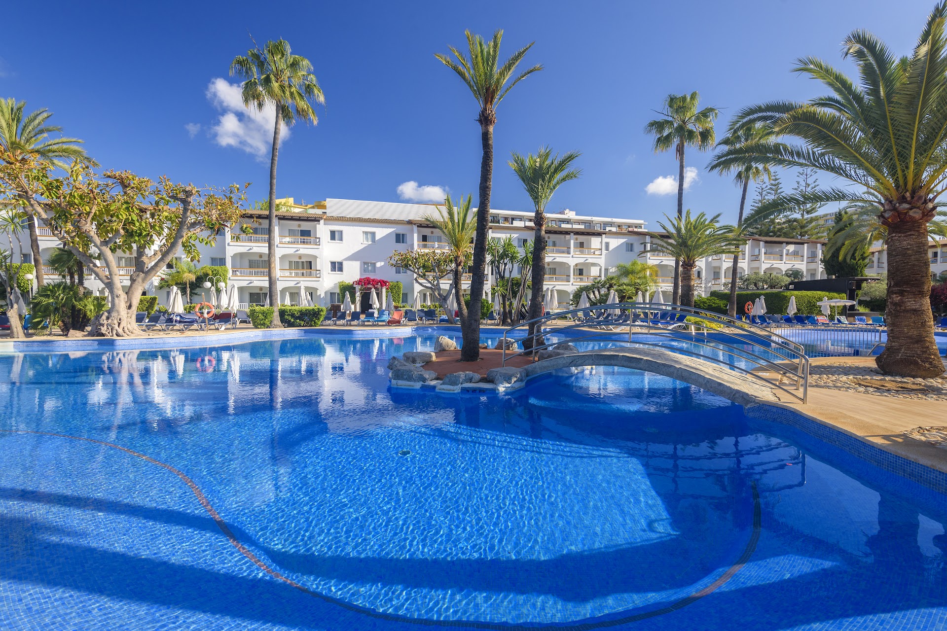 Beach Club & Bali Beds in Puerto de Alcúdia photo 3