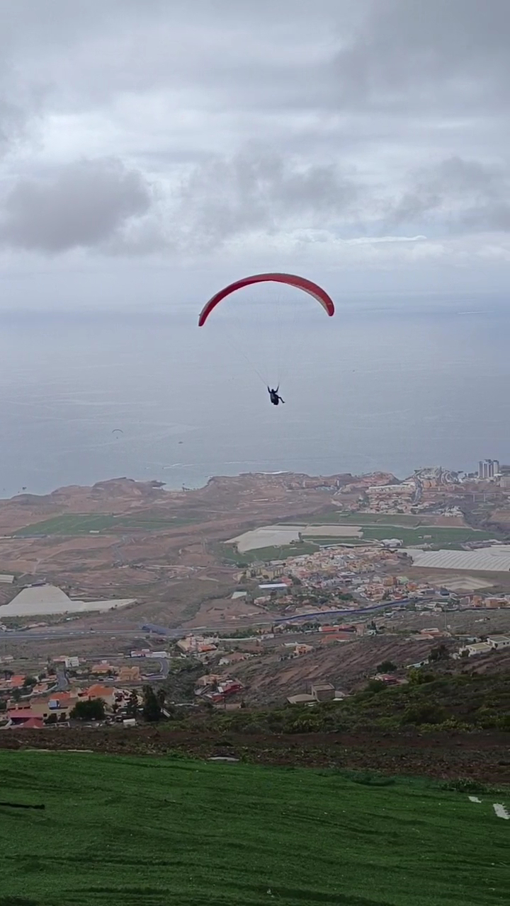 Paragliding in Playa de Santiago photo 4